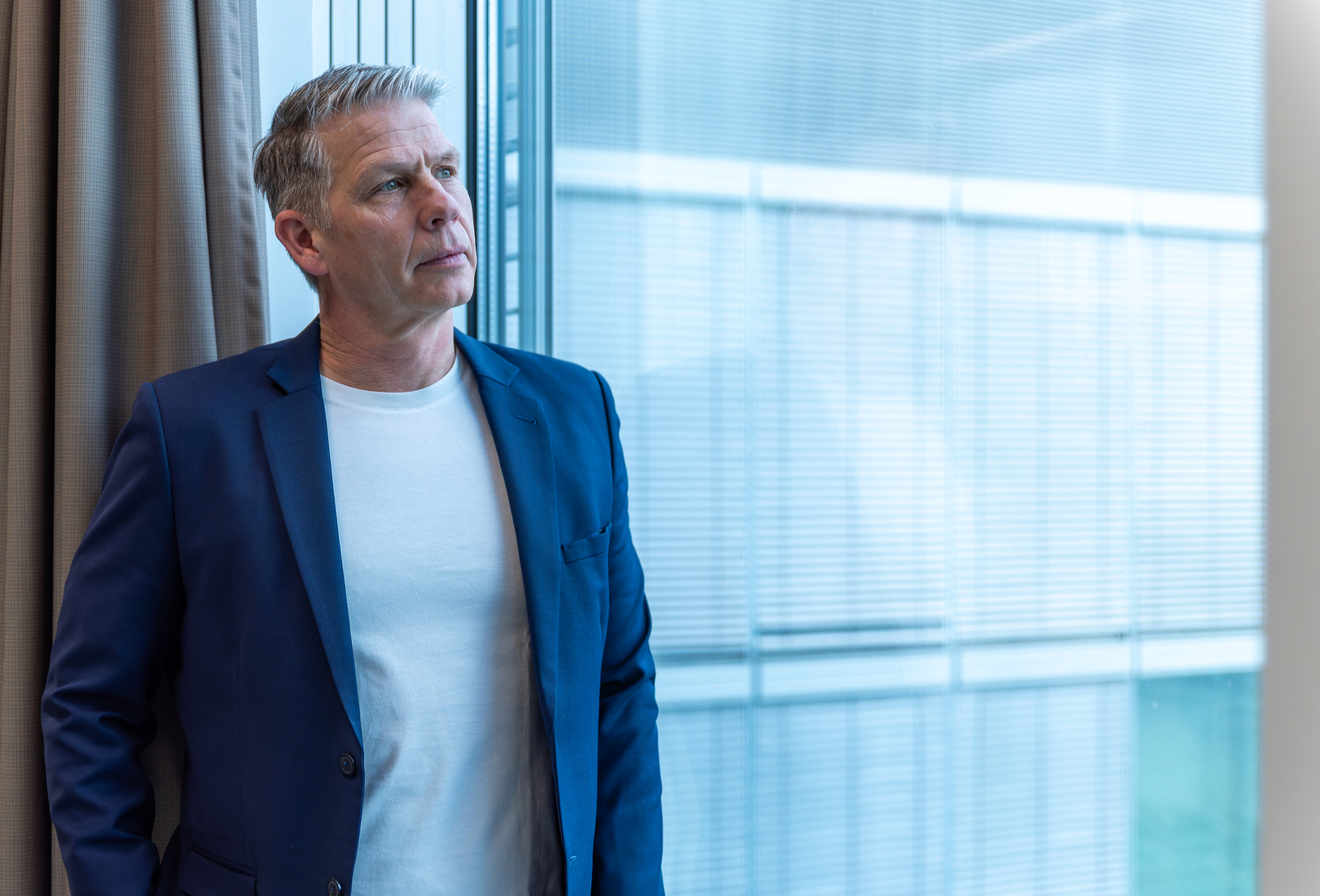 Headhunter Seeland Business Mann mit dunklem Blazer