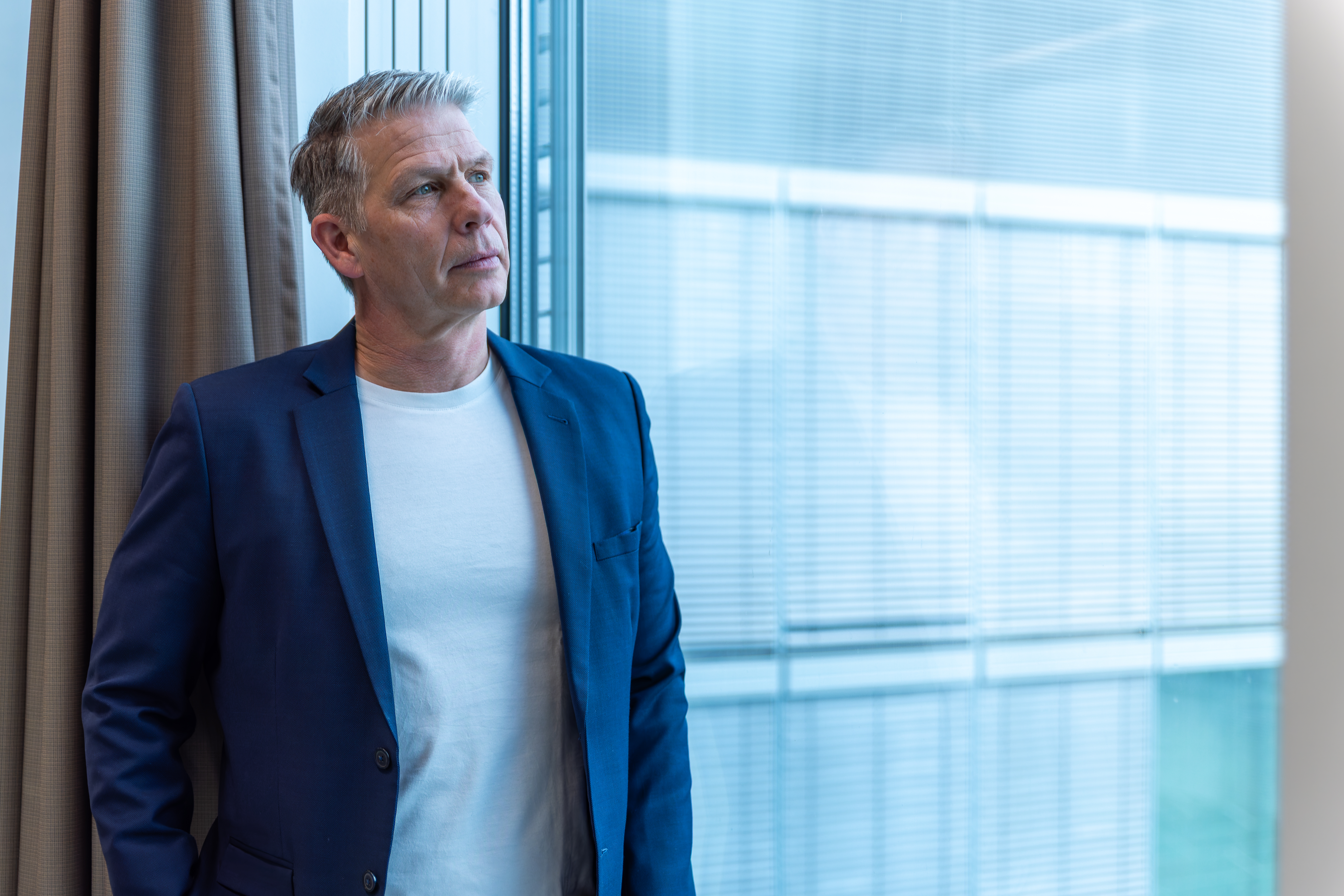 Ein Executive-Search-Berater reflektiert die entscheidenden Auswahlkriterien für Sales Leaders, von nachweisbaren Vertriebserfolgen und Leadership bis zu C-Level-Kompetenz, strategischer Kundenentwicklung und Cultural Fit.